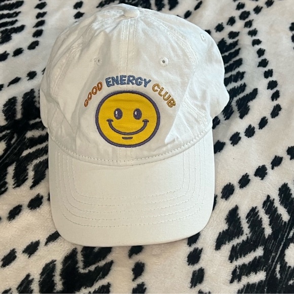 Good energy club smiley emoji cap & Yoobi x Smiley smiley world checkers pillow - Picture 2 of 5